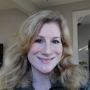 Meet your Posher, Lois